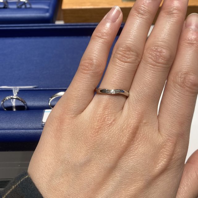 【銀座ダイヤモンドシライシの口コミ】 ダイヤモンドが入っているものと入っていないもので迷いながら来店しまし…