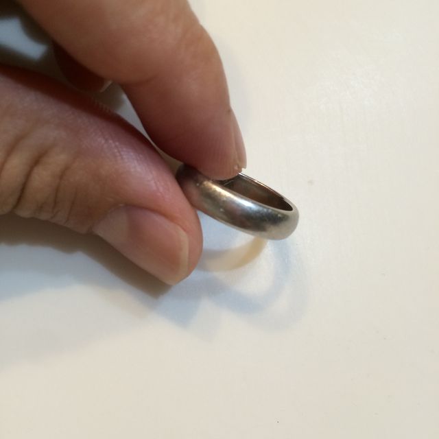 【ティファニー(Tiffany & Co.)の口コミ】 普段の服装がカジュアルなことが多いのでシンプルなものを選びました。シ…