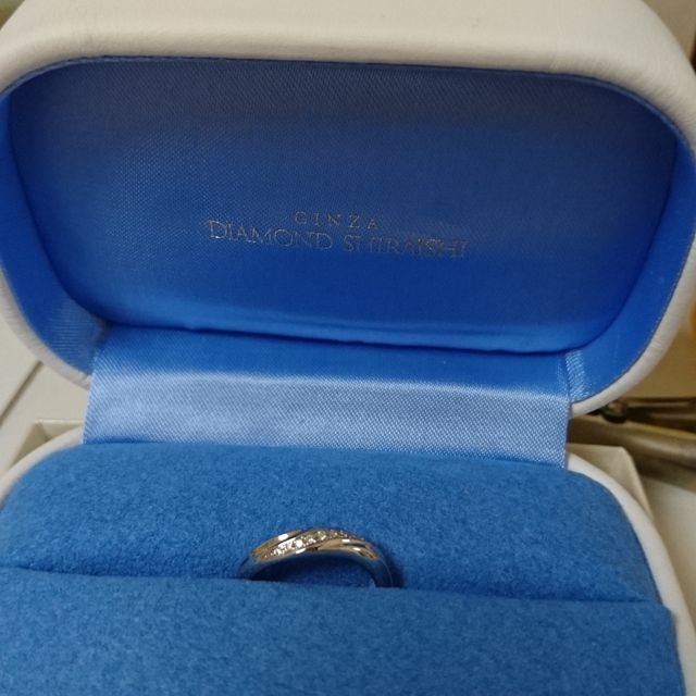 【銀座ダイヤモンドシライシの口コミ】 ダイヤモンドシライシの指輪は、指にはめた時の滑らかさが抜群だった事と…
