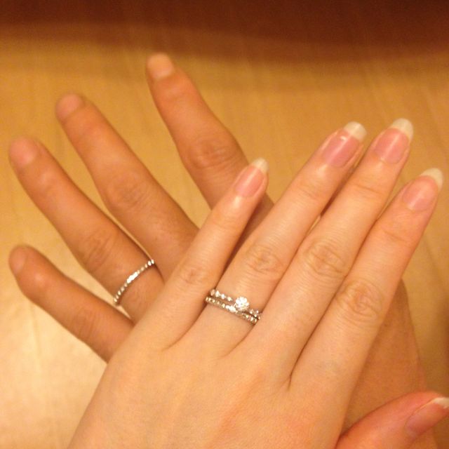 【STAR JEWELRY(スタージュエリー)の口コミ】 普通に付けると等間隔で模様の入ったスッキリとしたリングに見えますが、…