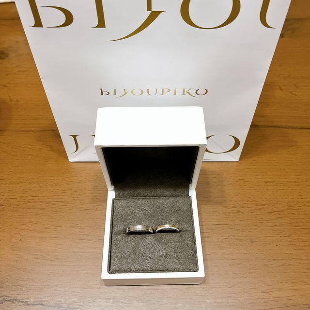 【COCKTAIL(カクテル)の口コミ】 いくつかブランドを見ましたがしっくりくる指輪が見つからず、たくさんの…