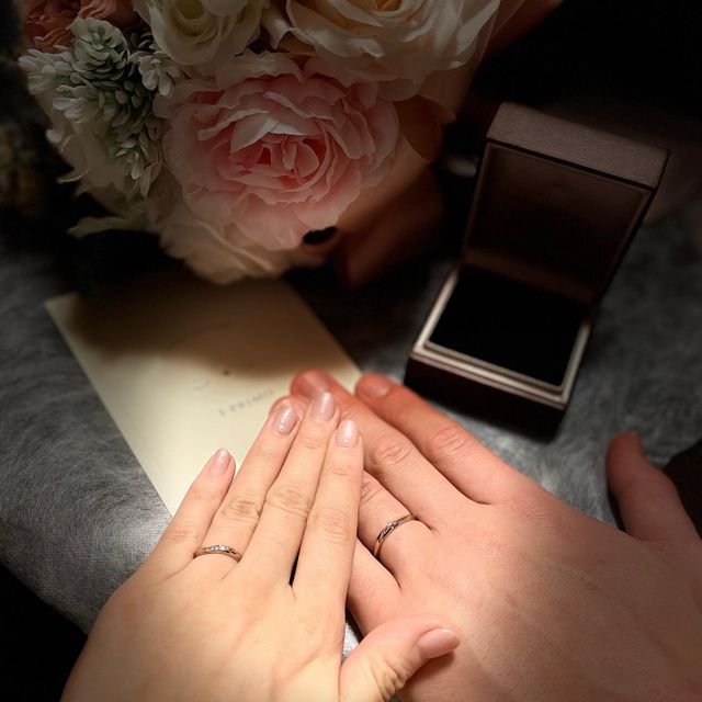 【アイプリモ(I-PRIMO)の口コミ】 お色は、パールブラウンゴールド。絶妙な色味で、肌馴染みがとても良かっ…