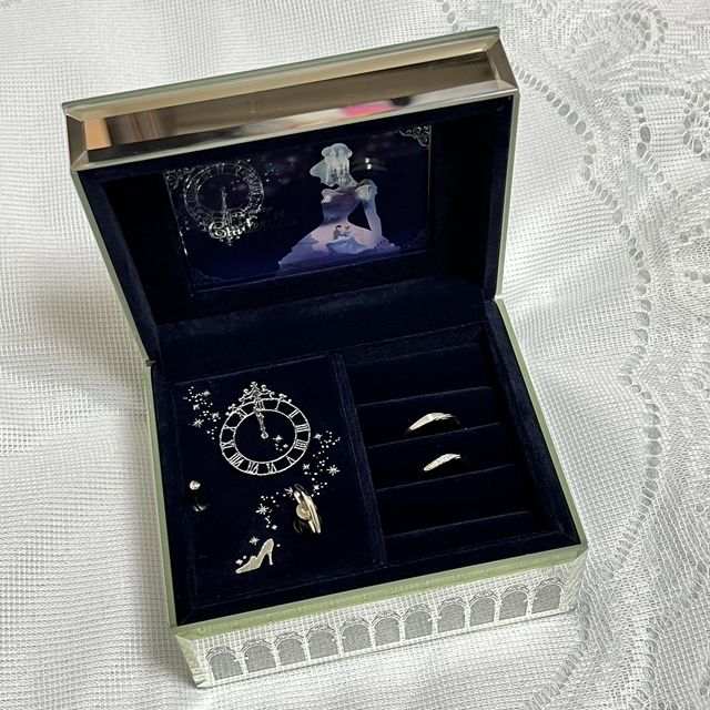 【PROPOSE(プロポーズ)の口コミ】 Disneyコラボのシンデレラシリーズでブルーのちいさめダイヤがシンプルか…