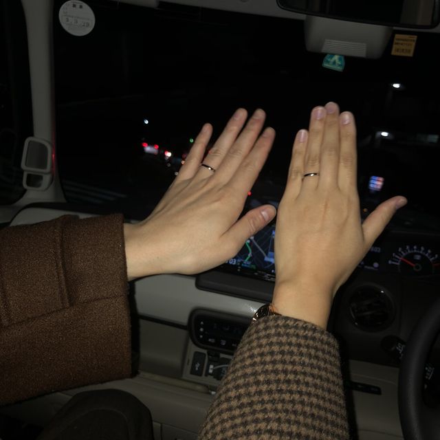 【カルティエ(Cartier)の口コミ】 ・職場や日常でも馴染むよう、ダイヤは入れないシンプルなデザインを探し…