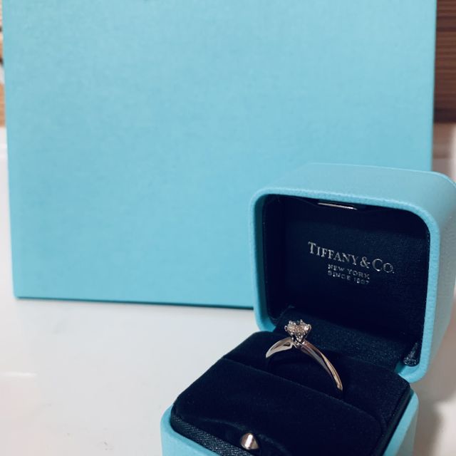 【ティファニー(Tiffany & Co.)の口コミ】 婚約指輪にもデザインがたくさんあります。つけてみると自分の指にあって…