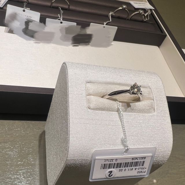 【アイプリモ(I-PRIMO)の口コミ】 アイプリモのダイヤは、どの指輪も洗練されていて綺麗です。シンプルなも…