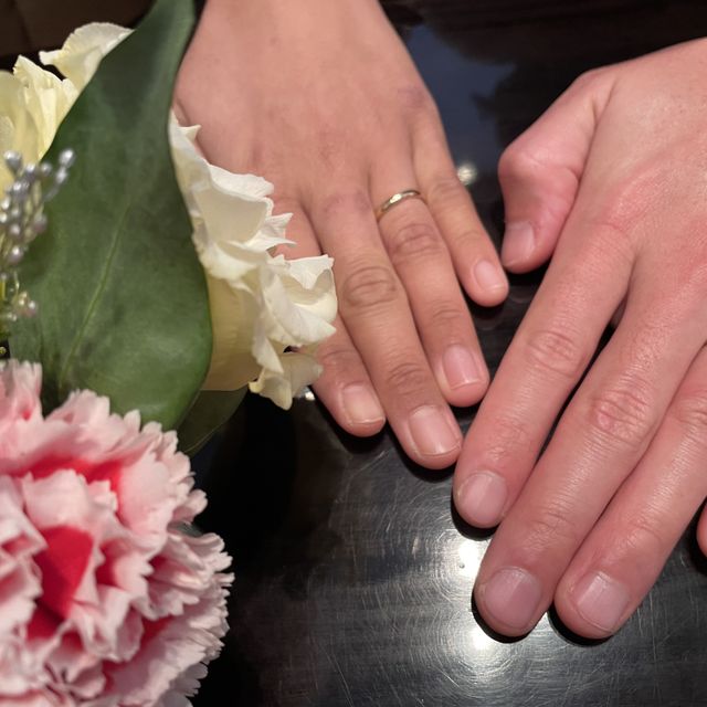 【ケイウノ ブライダル(K.UNO BRIDAL)の口コミ】 ・デザイナーがイニシャルをデザインしてくれたこと。
・シンプルなデザイ…