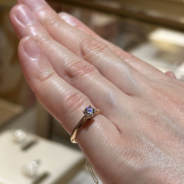 【カルティエ(Cartier)の口コミ】 カルティエのピンクゴールドの指輪を試着しました。カルティエは他ブラン…