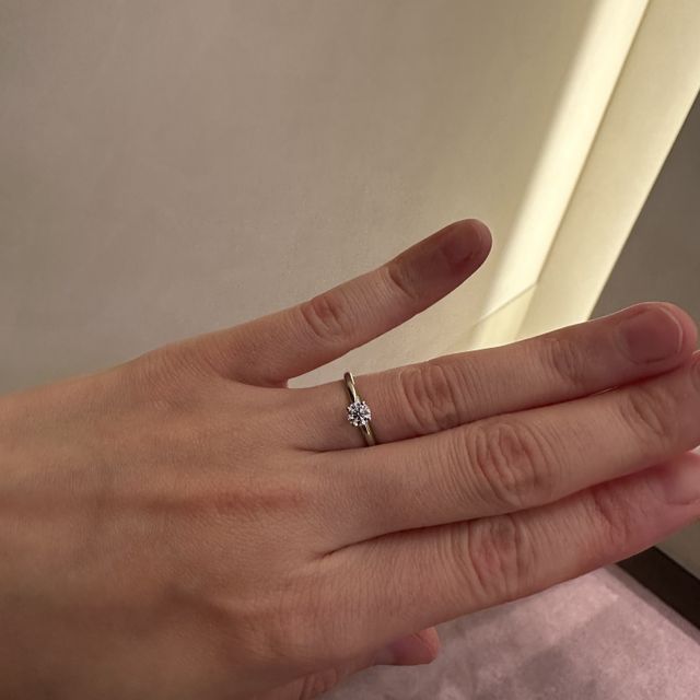 【ブルガリ(BVLGARI)の口コミ】 ブルガリのローマアモールです。華奢さと上品さを持ち、シンプルだけれど…