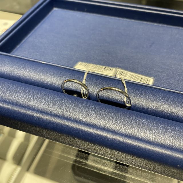 【銀座ダイヤモンドシライシの口コミ】 指輪のデザインで決めました。長く付けていくものになるので、シンプルな…
