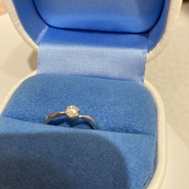 【銀座ダイヤモンドシライシの口コミ】 歳を重ねてもつけられるような、可愛くもシンプルなデザインで気に入りま…