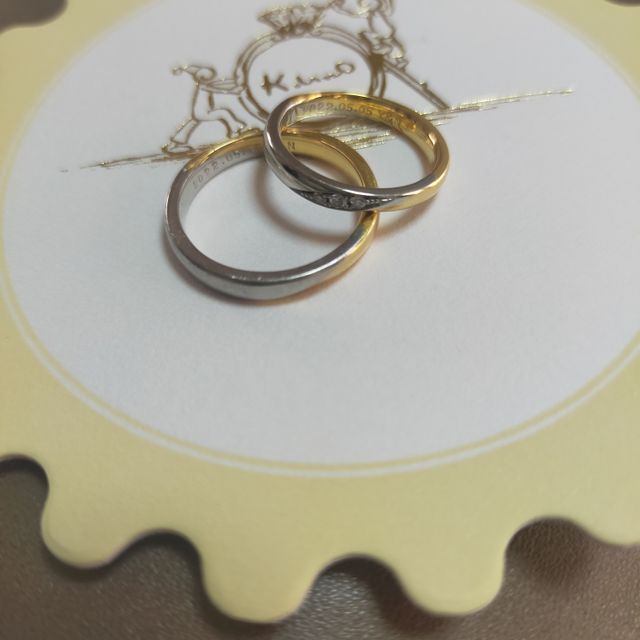 【ケイウノ ブライダル(K.UNO BRIDAL)の口コミ】 ディズニーが好きで、プロポーズのときにも美女と野獣モチーフの時計をも…