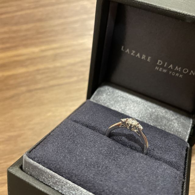 【ラザール ダイヤモンド(LAZARE DIAMOND)の口コミ】 数あるフレームの中から選んだ数個を、納得が行くまで試着させて頂きまし…