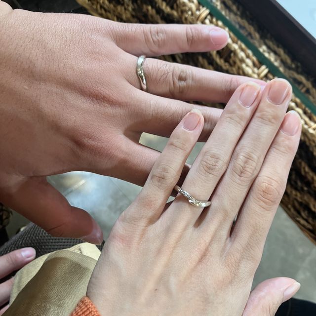 【杢目金屋(もくめがねや)の口コミ】 コンビネーションリングでゴールド部分が木目柄に入っていてとっても可愛…