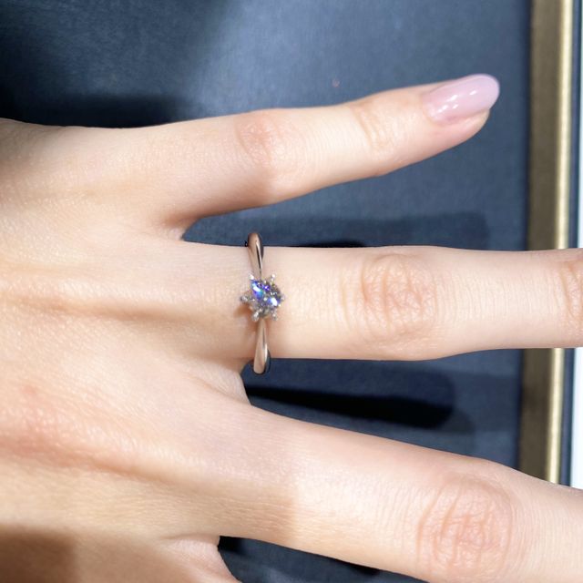 【ラザール ダイヤモンド(LAZARE DIAMOND)の口コミ】 予算が３０万円台と決まっていたものの、できれば有名ブランドがいいと思…