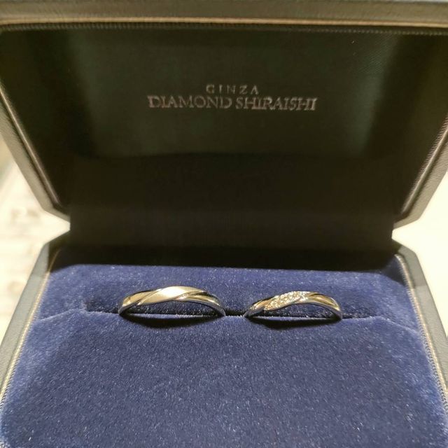 【銀座ダイヤモンドシライシの口コミ】 シンプルで結婚指輪らしいデザインの指輪を希望していました。安くはない…