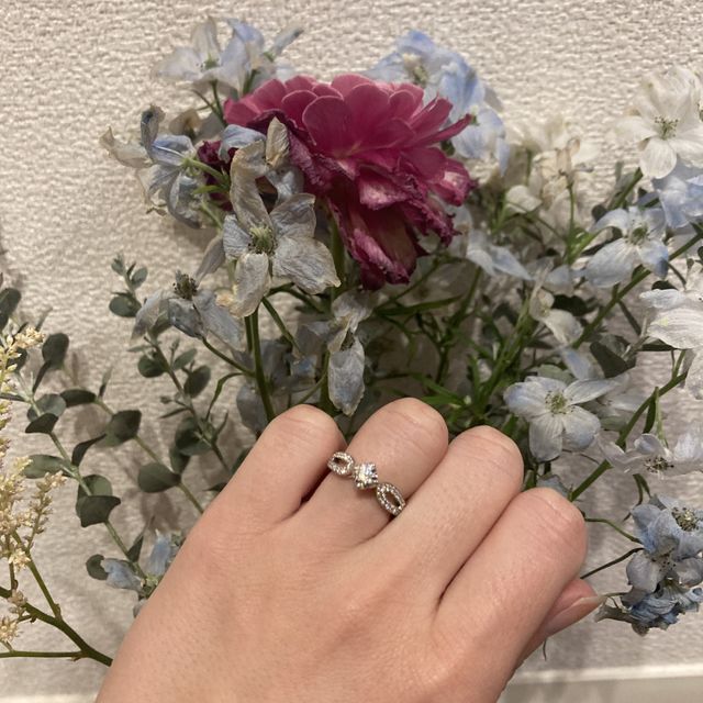 【ブシュロン(BOUCHERON)の口コミ】 デザイン性とスタッフの丁寧な対応。
デザインは、パリにかかる橋からイン…