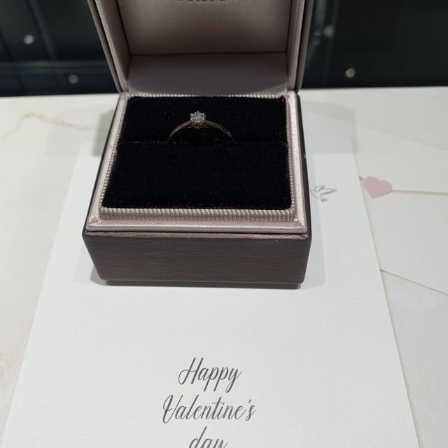 【アイプリモ(I-PRIMO)の口コミ】 わたしが検討した結果、やはりゴールドのが似合うと思い、この指輪にいた…