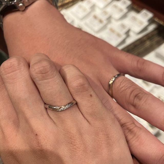 【ケイウノ ブライダル(K.UNO BRIDAL)の口コミ】 コンビネーションリングでゴールドの強調が激しすぎず、メンズの方でも付…