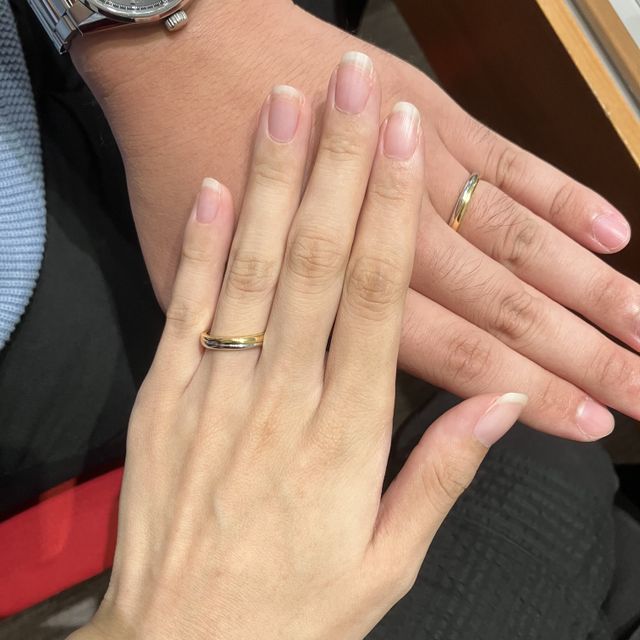 【銀座ダイヤモンドシライシの口コミ】 コンビネーションデザインで探していて、ゴールドがいやらしくないもの、…