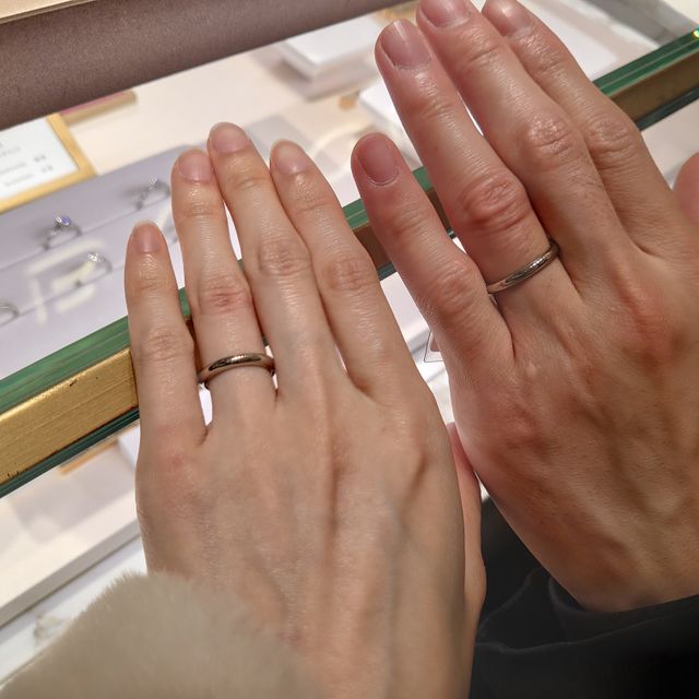 【ブルガリ(BVLGARI)の口コミ】 デザインはどれもきらびやかです。石なしの１番シンプルなデザインを試着…