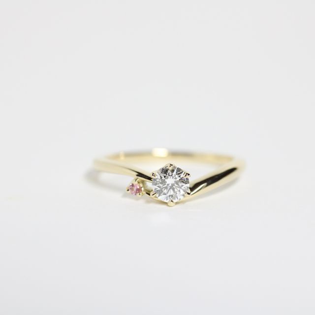 【ith(イズ)の口コミ】 ・他にはないデザイン性
・注文を受けてから一点一点手作りされる温かみ
…