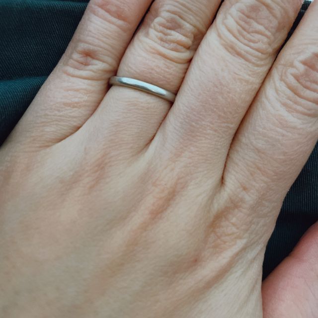 【カルティエ(Cartier)の口コミ】 指輪の決めてはいくつか付けさせていただきましたが
可愛いくて、ずっとつ…