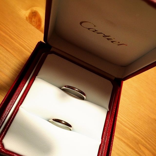【カルティエ(Cartier)の口コミ】 主人の希望でなるべくシンプルで飽きのこない、ベーシックなものと決めて…