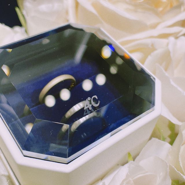 【4℃ BRIDAL(ヨンドシーブライダル)の口コミ】 お互いが普段身につけているアクセサリーが、わたしは真鍮、旦那さんはシ…