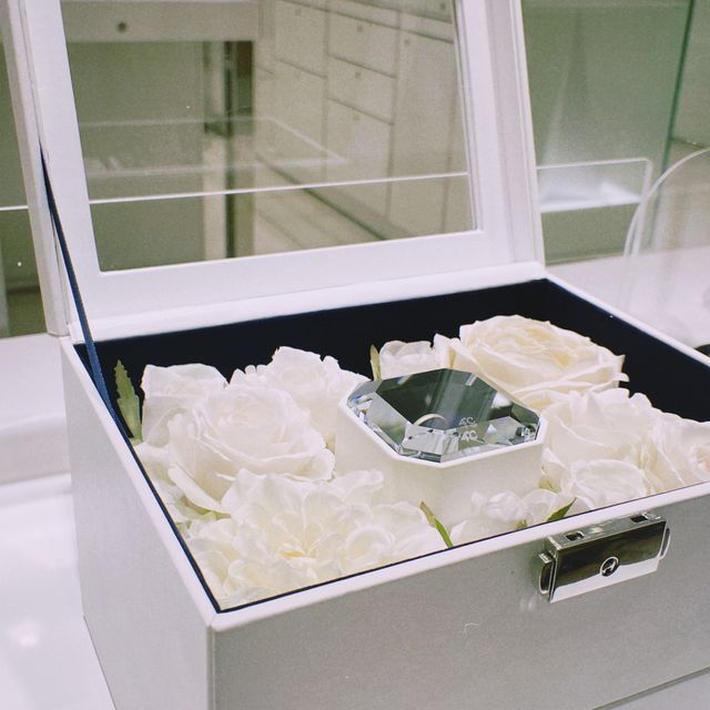 【4℃ BRIDAL(ヨンドシーブライダル)の口コミ】 お互いが普段身につけているアクセサリーが、わたしは真鍮、旦那さんはシ…