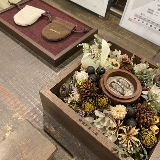 【鎌倉彫金工房の口コミ】 ・マットな質感
・ランダムな凹凸のあるデザイン
・シンプル
・飛び出るよ…