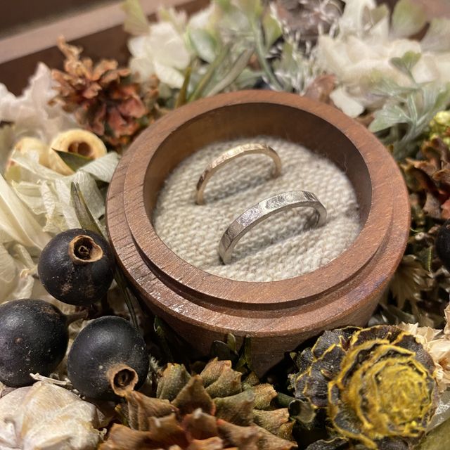 【鎌倉彫金工房の口コミ】 ・マットな質感
・ランダムな凹凸のあるデザイン
・シンプル
・飛び出るよ…