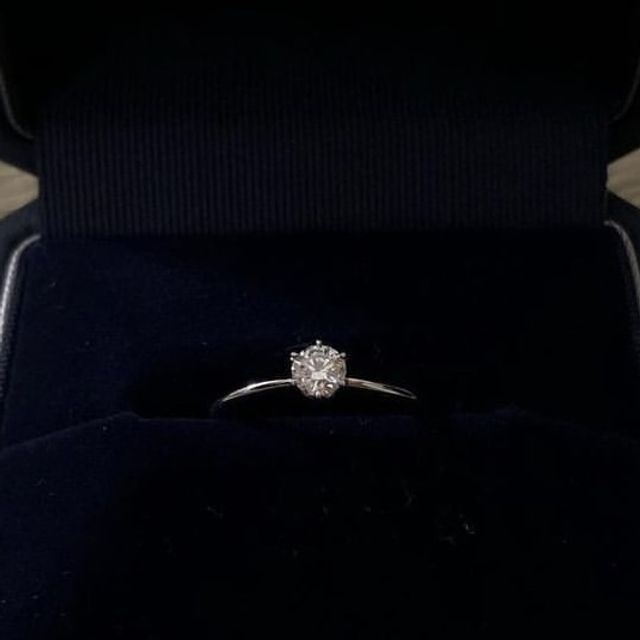 【銀座ダイヤモンドシライシの口コミ】 結婚指輪を探している時に、なんとなくアポ無しでふらっと入ったにも関わ…