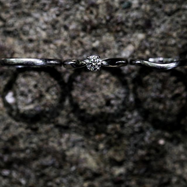 【ティファニー(Tiffany & Co.)の口コミ】 サプライズで購入してくれたので以下のコメントは、夫に聞いた内容です。
…