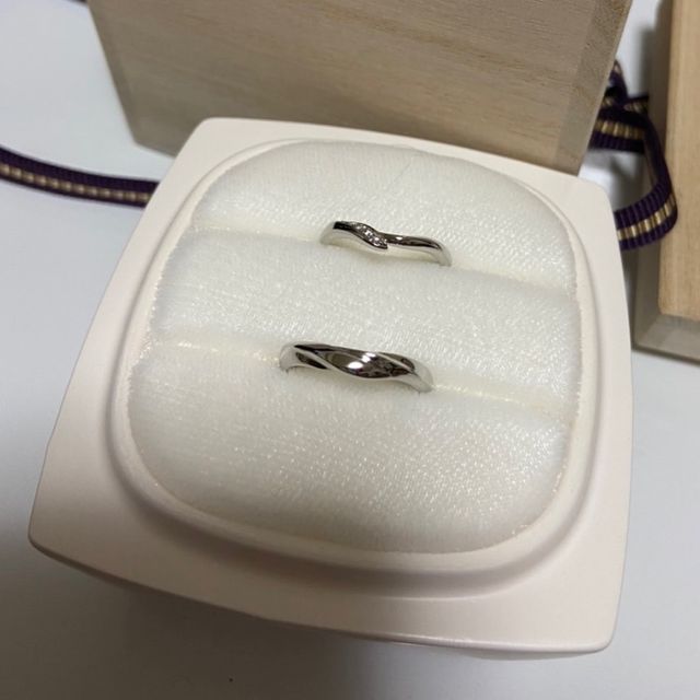 【俄(にわか)の口コミ】 婚約指輪も同じブランドのものをいただき気に入ったので同じお店で購入さ…