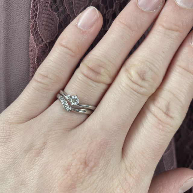 【俄(にわか)の口コミ】 婚約指輪も同じブランドのものをいただき気に入ったので同じお店で購入さ…