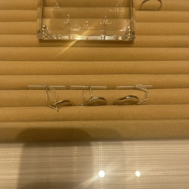 【TRECENTI(トレセンテ)の口コミ】 指輪は、色々な店舗を見回りましたが、ウェーブタイプが良く、ウェーブで…