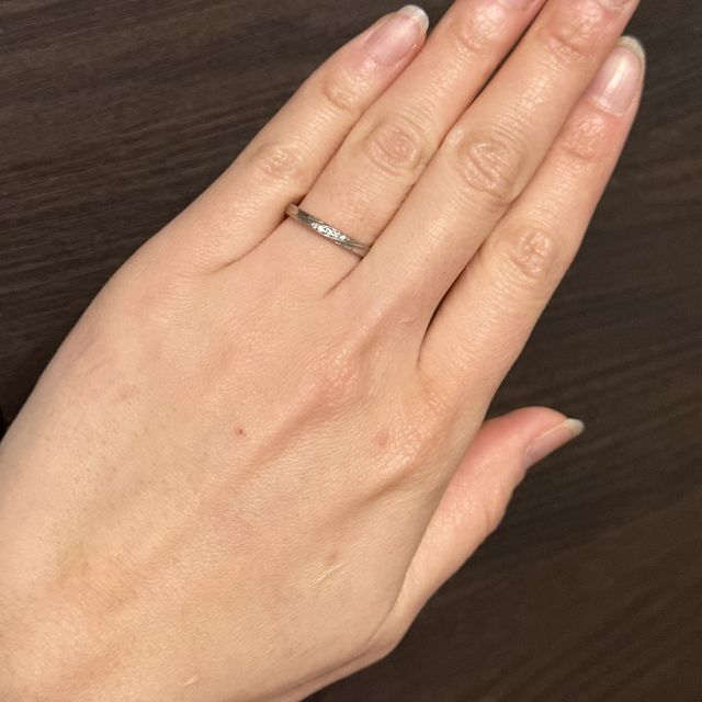 【4℃ BRIDAL(ヨンドシーブライダル)の口コミ】 価格について10万円以内で探しており、色々なブランドをみた中で、価格が…