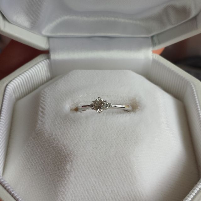 【BRILLIANCE+(ブリリアンスプラス)の口コミ】 自分でオーダーメイドできるので、指が短く手のひらが小さい私には、自分…