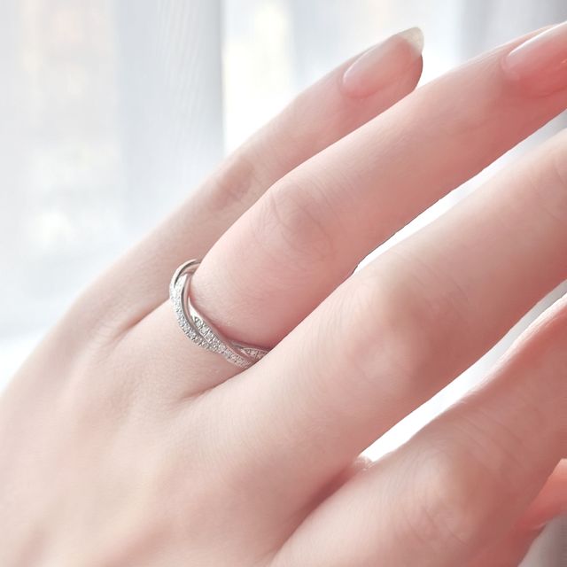 【ラザール ダイヤモンド(LAZARE DIAMOND)の口コミ】 決め手はデザインとダイヤの輝きです。
婚約・結婚指輪２つともラザールダ…