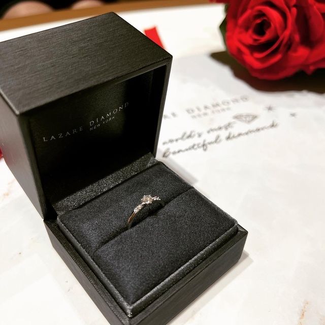 【ラザール ダイヤモンド(LAZARE DIAMOND)の口コミ】 事前に候補を絞ってお店を訪れましたが、実際に指につけてみると思ってい…