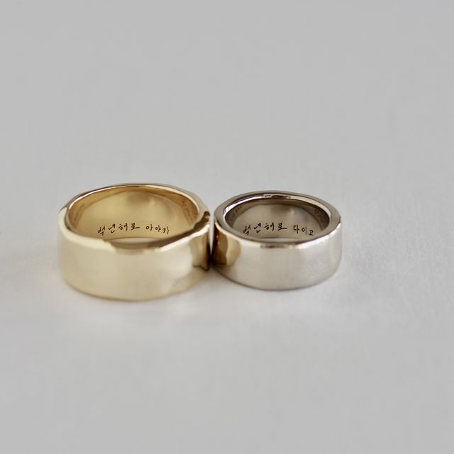 【hitotsuchi(ヒトツチ)の口コミ】 デザインです。2人の希望の素材や太さが違ったので、フルオーダーをして頂…