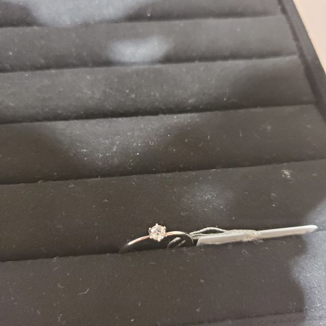 【TRECENTI(トレセンテ)の口コミ】 ダイヤが綺麗に見れる指輪を探していたところ、気に入ったデザインとダイ…