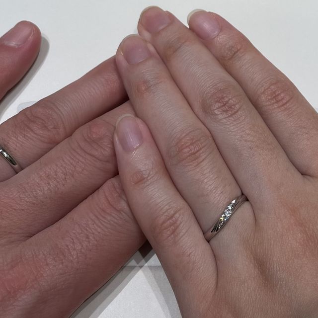 【アイプリモ(I-PRIMO)の口コミ】 指輪の素材も大事ですが、自分達の理想のデザインがあった為、シンプルと…