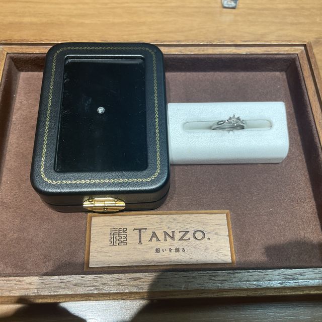 【TANZO.(鍛造指輪)の口コミ】 元々はエタニティやパヴェの指輪に憧れがありましたが、実際に試着をする…