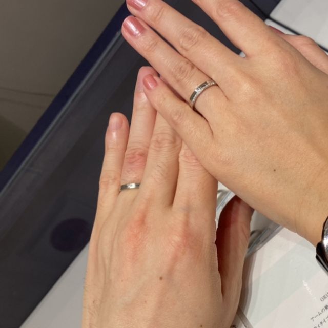 【銀座ダイヤモンドシライシの口コミ】 指輪のデザインが、とにかく女性側がキラキラきれいで可愛かったです。光…