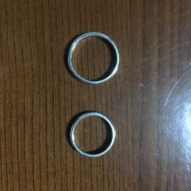 【ティファニー(Tiffany & Co.)の口コミ】 結婚指輪なので、飽きのこないシンプルなデザインを選びました。妻の希望…