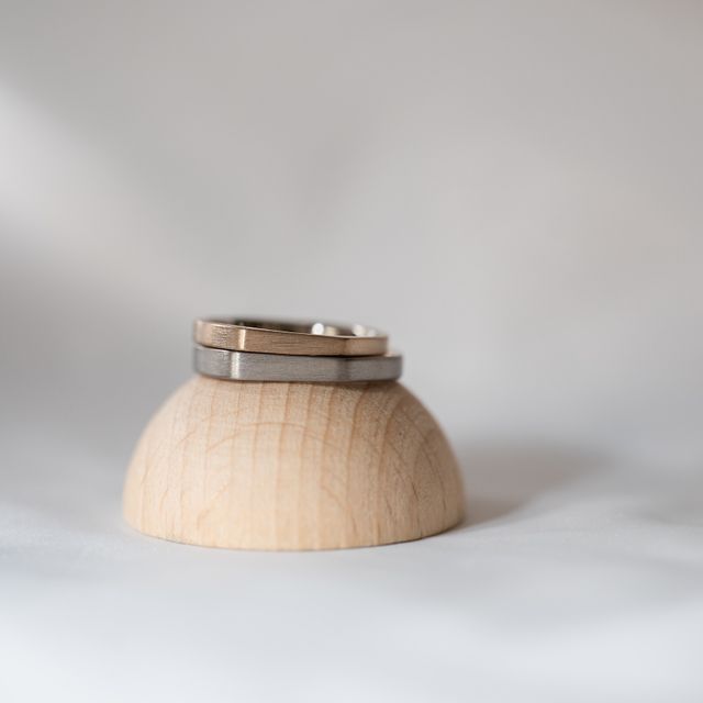 【Cayof(カヨフ)の口コミ】 いくつかデザインを見せていただき、あまり見ない印台がついてるものを選…