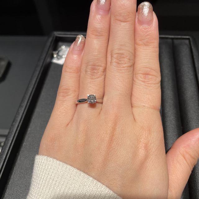 【エクセルコダイヤモンド(EXELCO DIAMOND)の口コミ】 パーフェクトなカットを追求した『最上の輝き』なだけあり、ダイヤモンド…