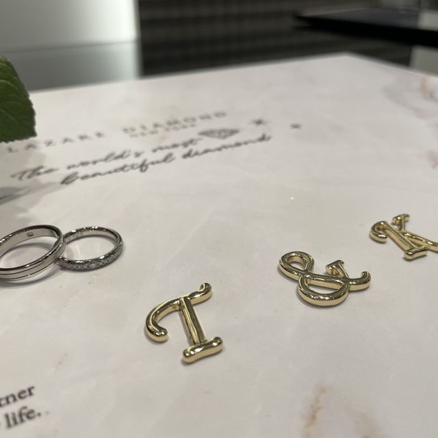 【ラザール ダイヤモンド(LAZARE DIAMOND)の口コミ】 指輪の決め手はデザインです。男性なのでシンプルでいいかな？と思いつつ…